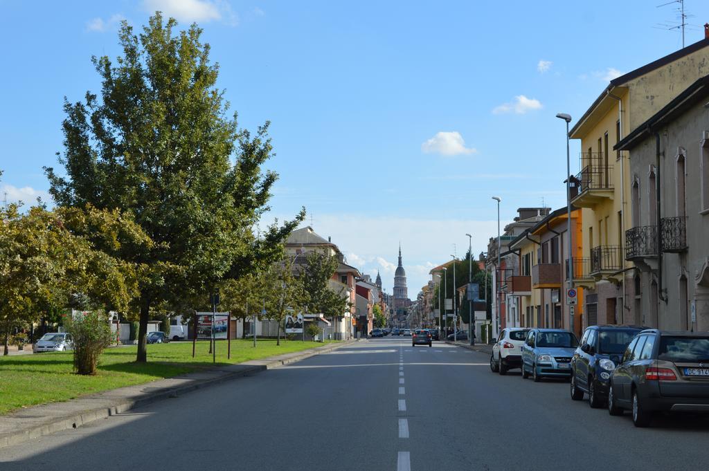 Bed and Breakfast Il Corso Novara Exterior foto