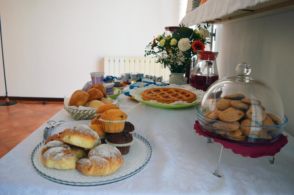 Bed and Breakfast Il Corso Novara Exterior foto